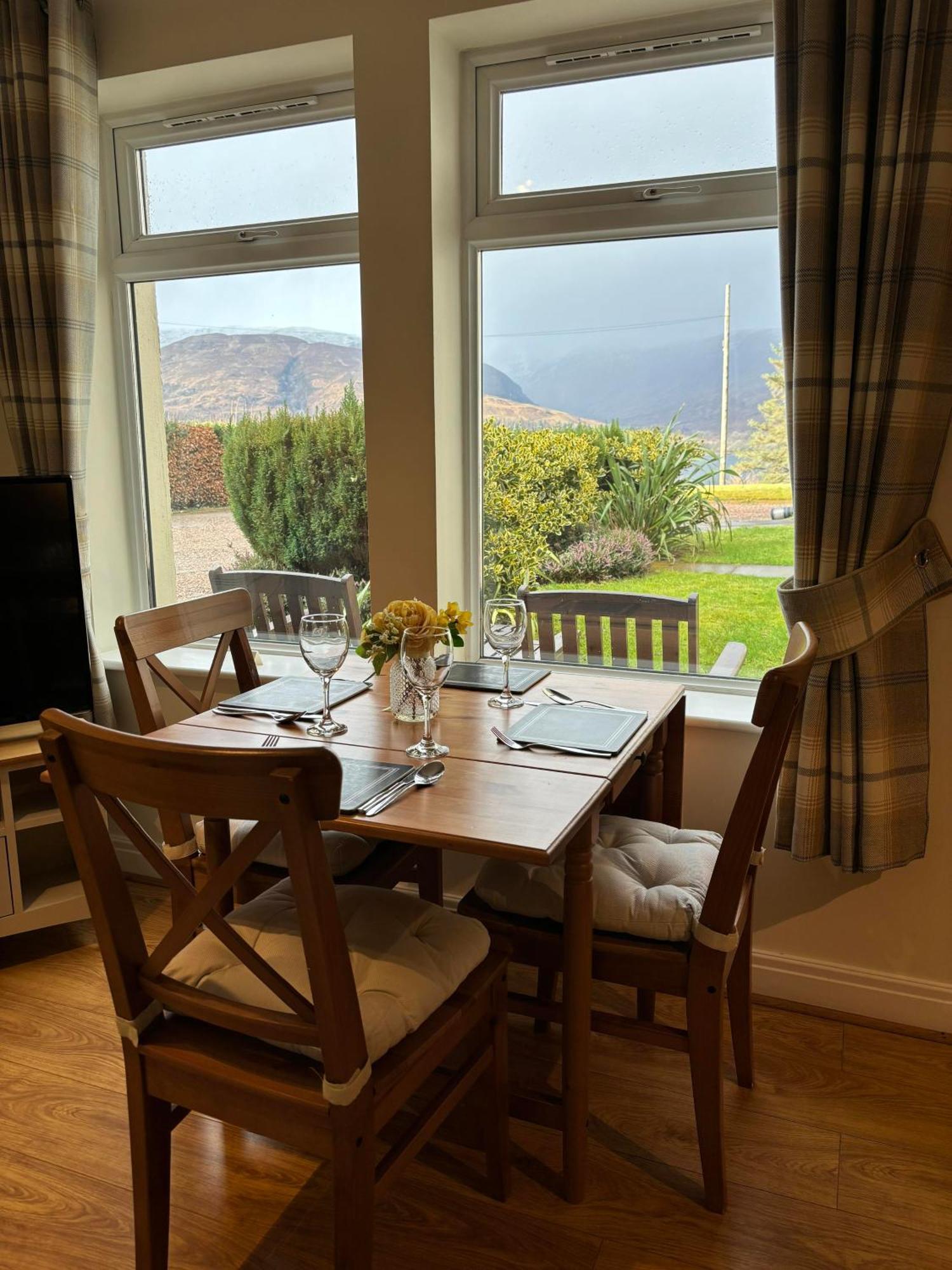 Conaglen, Glenloch View, Fort William 2-Bedroom Loch Side Flat Exterior photo